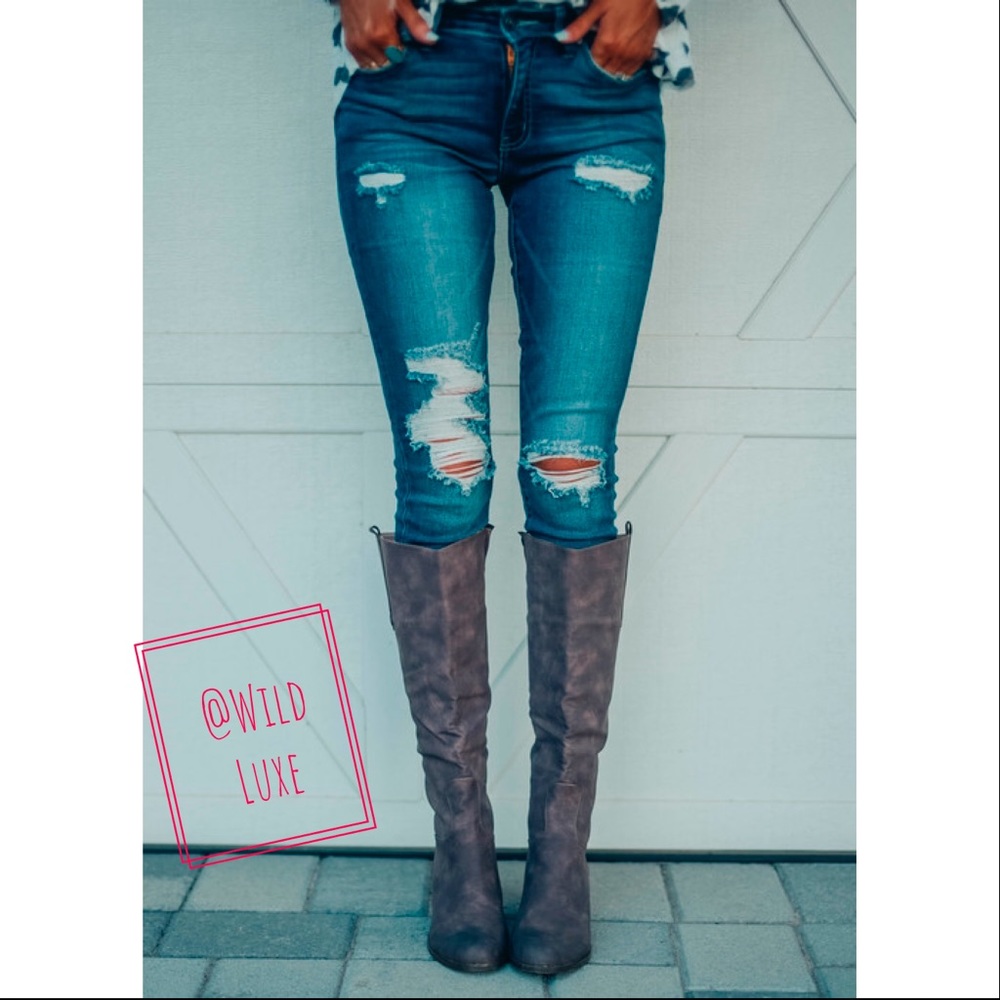 LAST 1! Natalie Distressed Frayed Skinny Jeans - Picture 2 of 6